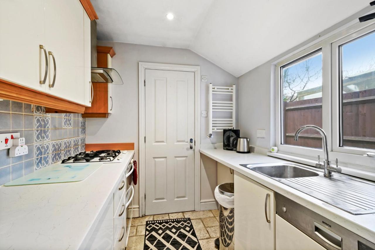 Comfortable 2 Bedroom Property, Maidstone Bagian luar foto