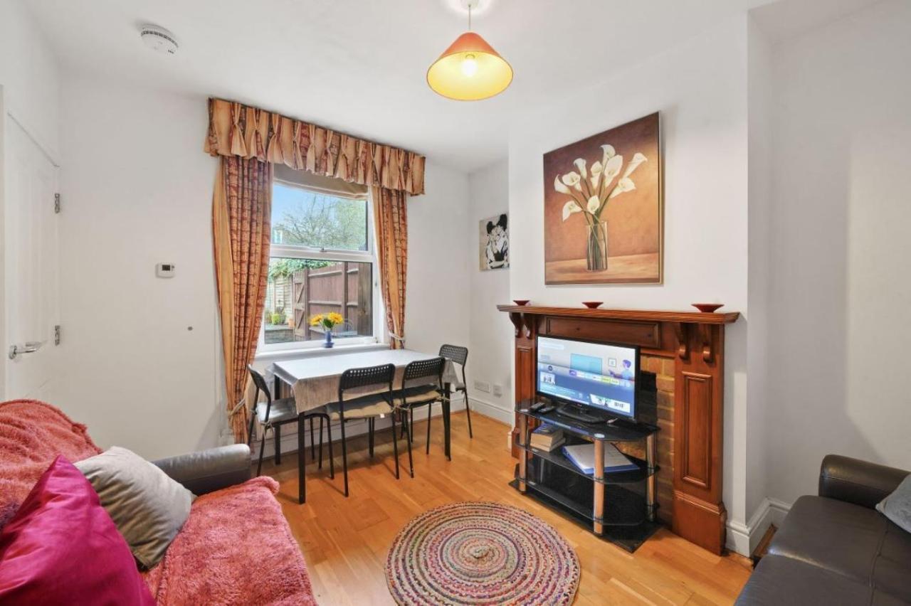 Comfortable 2 Bedroom Property, Maidstone Bagian luar foto