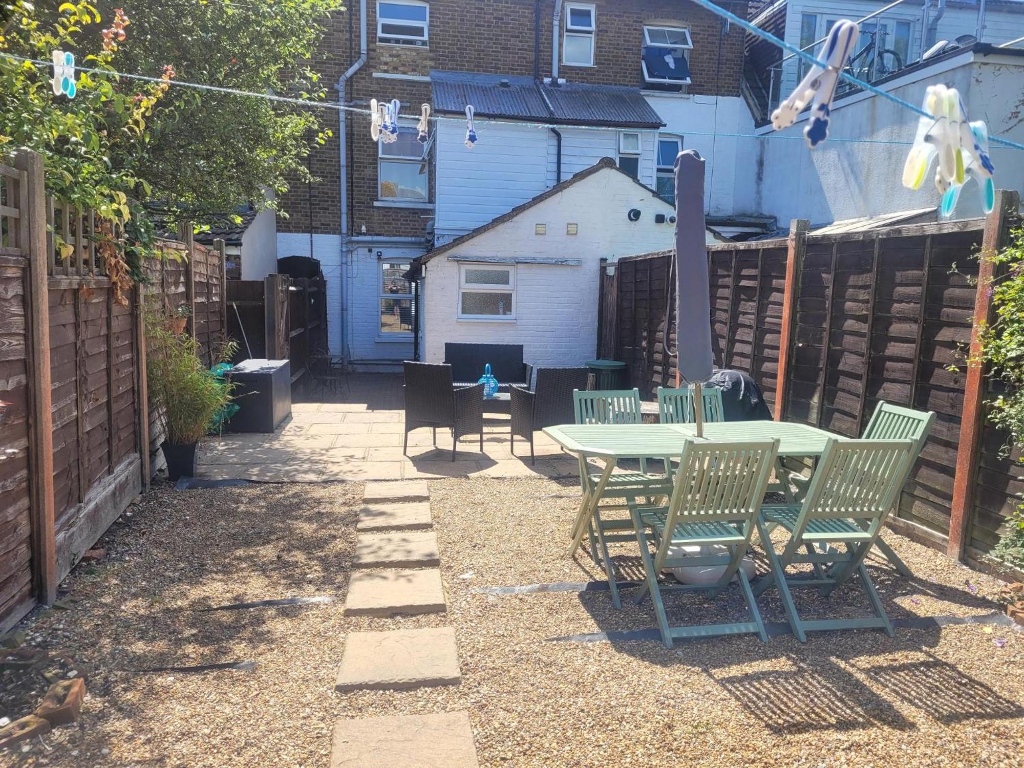 Comfortable 2 Bedroom Property, Maidstone Bagian luar foto